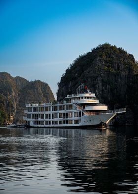 Luxury Cruise Ship in Halong Bay