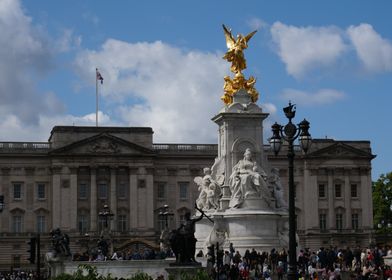 Victoria Memorial &amp; Buckingham Palace