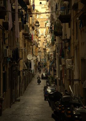 Narrow Italian Alleyway