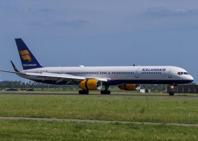 Icelandair Boeing 757 at Schiphol Amsterdam Airport