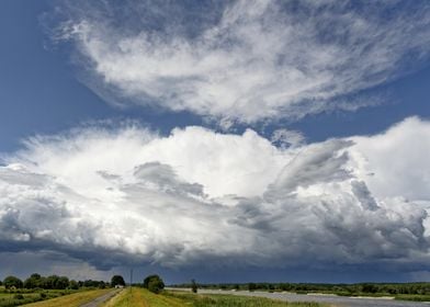 A thunderstorm is brewing on the Oder river