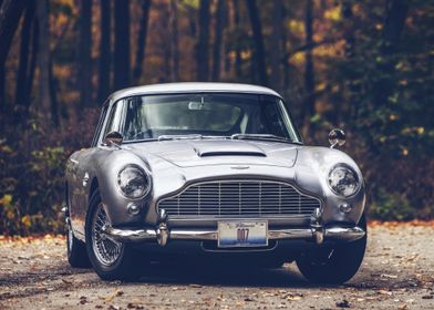 Silver Aston Martin DB5