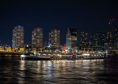 Night Cruise "De Majeisteit" in City Lights