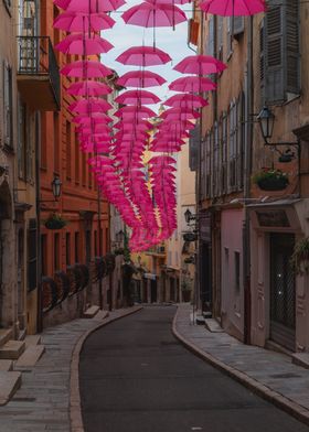 Grasse umbrella street