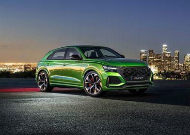 Green Audi RS Q8