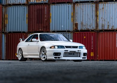 White Nissan Skyline R33