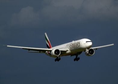 Emirates Boeing 777 landing