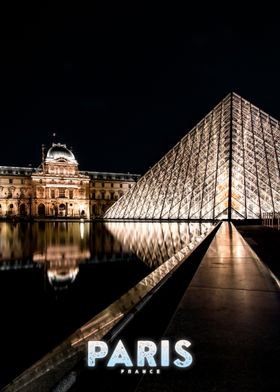 Paris Louvre Pyramid