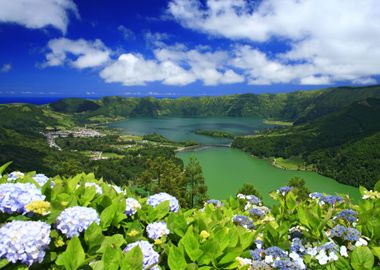 Sete Cidades crater