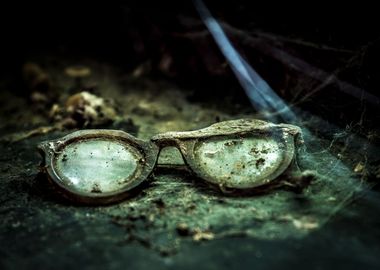 Old dirty glasses