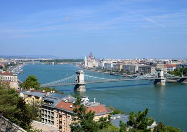 budapest chains bridge