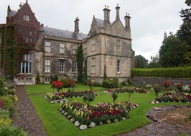 garden in front