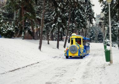 thomas train snow