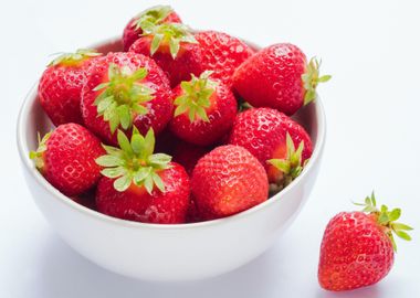 red strowberry bowl