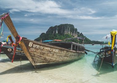 Long Tail Boat