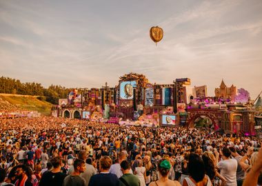 Tomorrowland Mainstage 19