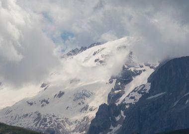 rocky mountain and cloudy 