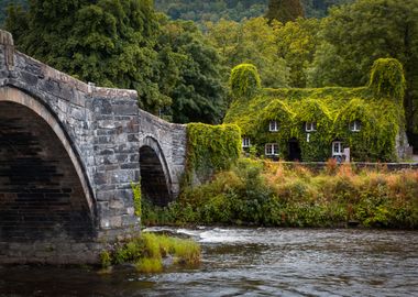 Tu Hwnt ir Bont Tea Rooms