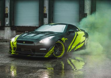 Nissan GTR drifting smoke