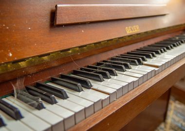 Wood piano