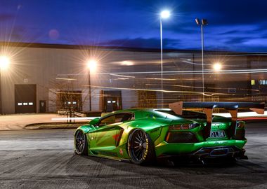 LAMBORGHINI AVENTADOR