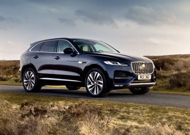 Jaguar F Pace P400