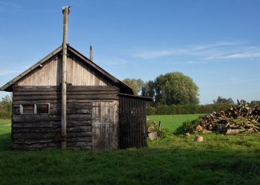 Picturesque wooden barn 3