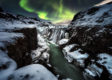 Full moon in Gullfoss