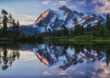 Sunrise on Mount Shuksan