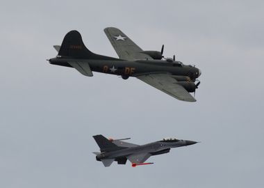 B-17 & F-16 in Formation