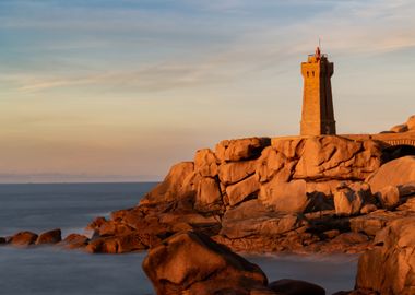 Ploumana'ch lighthouse - pink granite coast