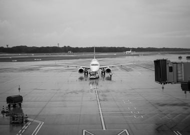 HELVETIC AIRWAYS EMBRAER 190 LR PUSHBACK HAMBURG