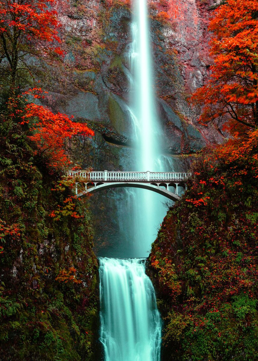 Алмазный водопад. Мост над водопадом.