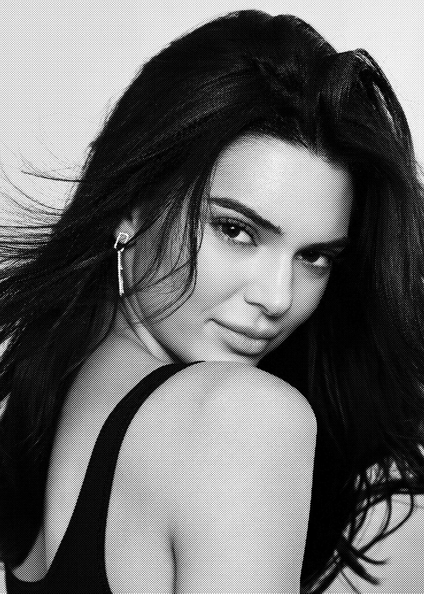 'kendall jenner' Poster, picture, metal print, paint by Trending ...
